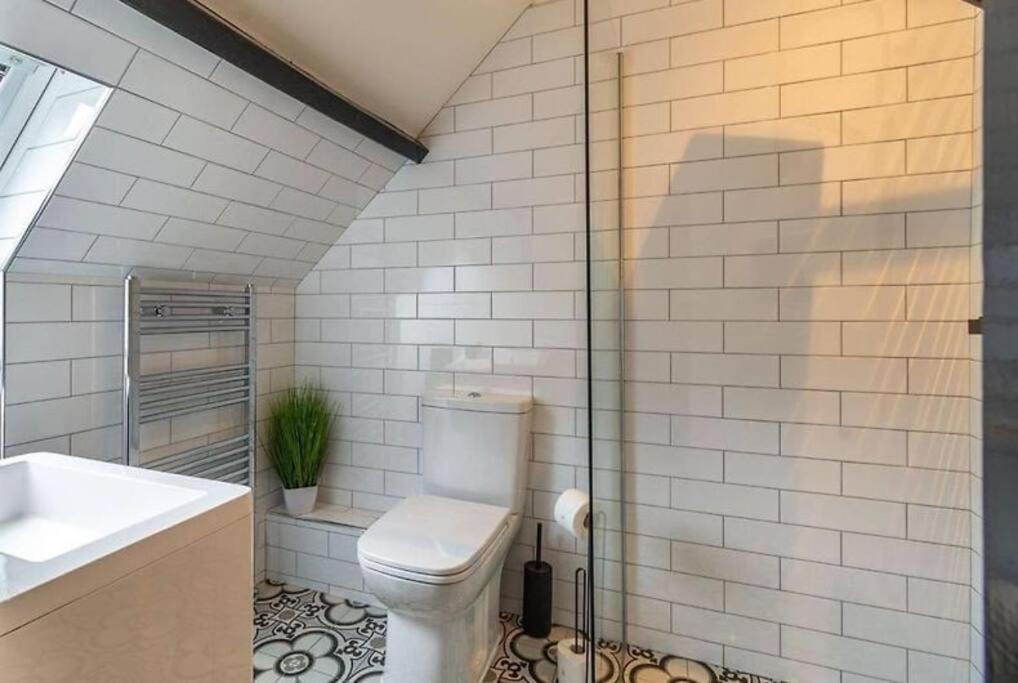 One Over Eight - Luxury One Bed Apartment Whitby Esterno foto